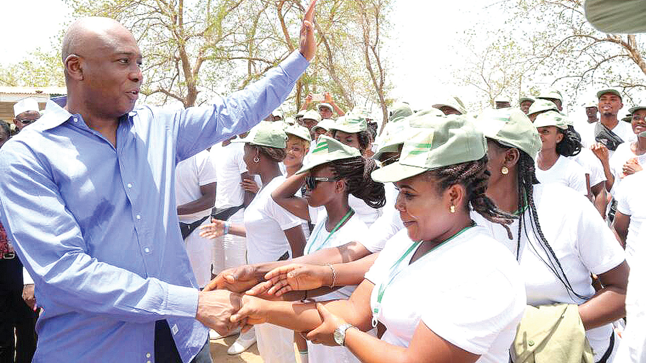 Saraki meets Youths corpers