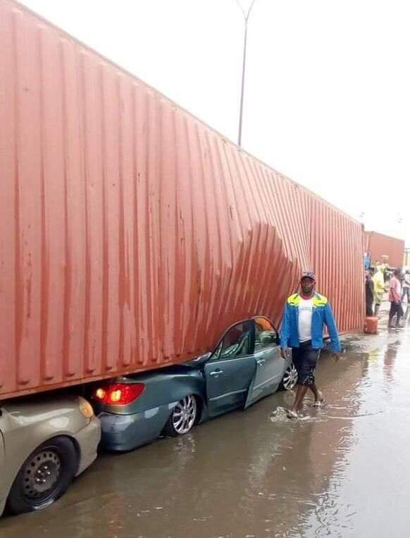 Trailers in Tin can