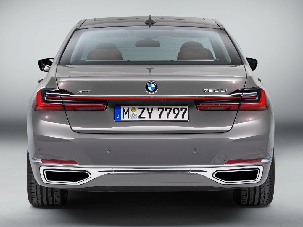 BMW 7-series-rear